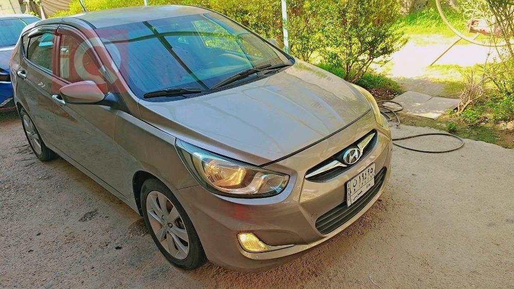 هیوندای ئەکسنت هاچباک